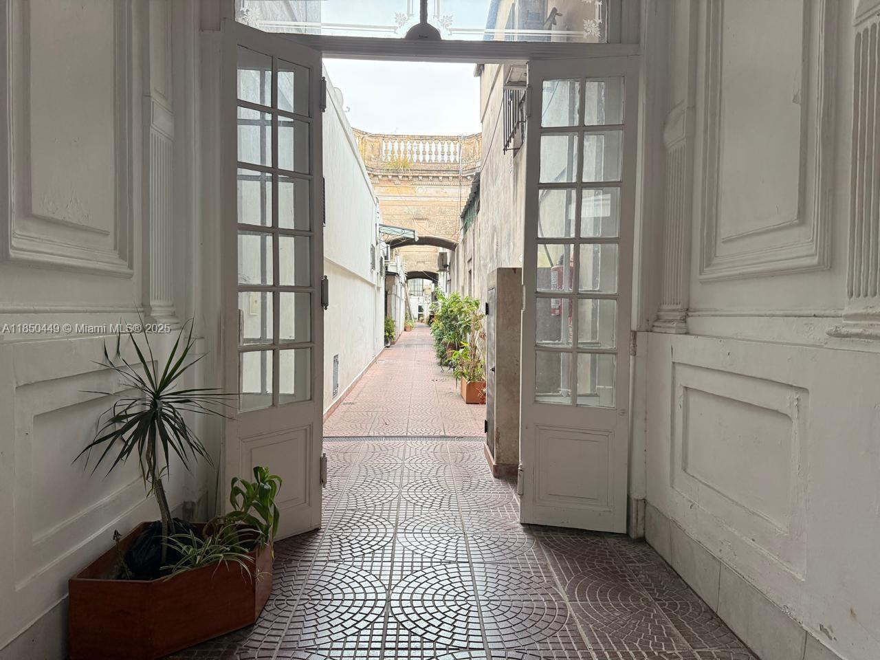 945 Defensa St San Telmo Property Photo 1