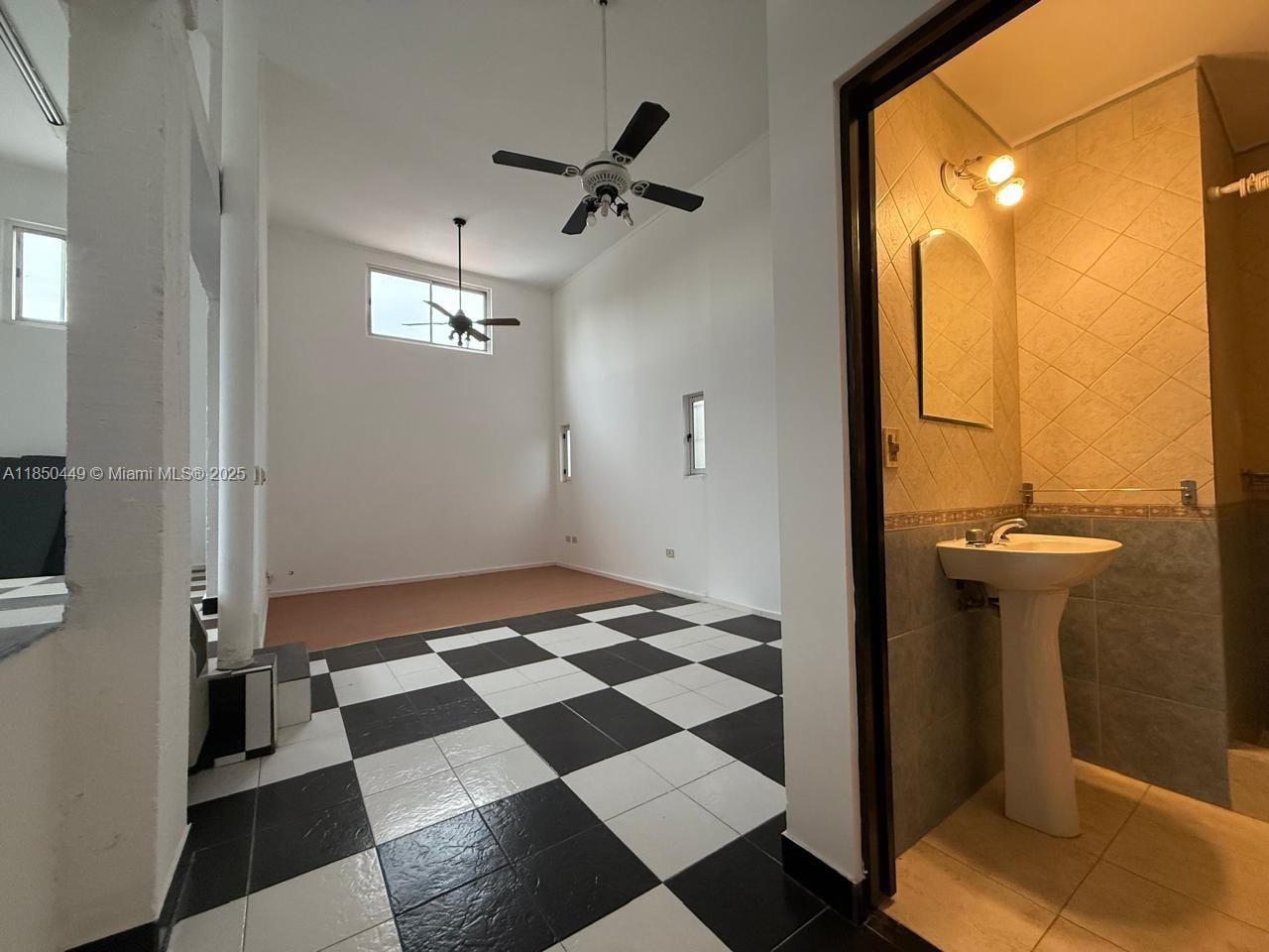 945 Defensa St San Telmo Property Photo 25