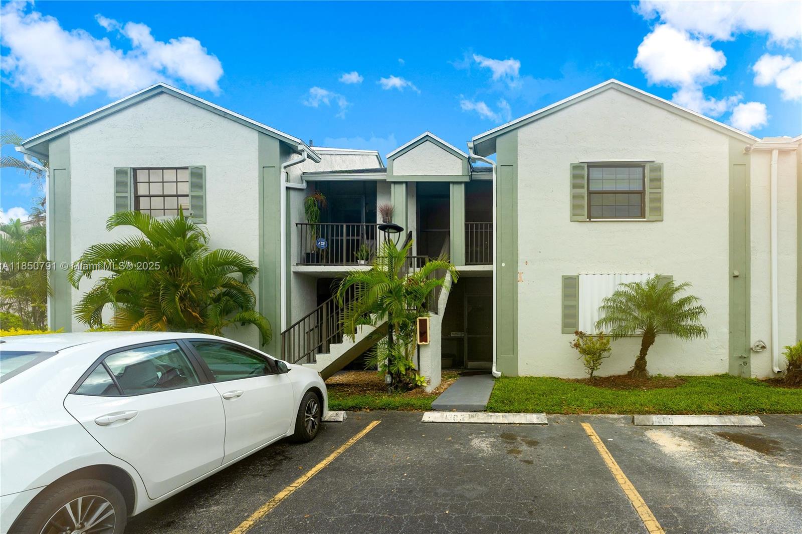 1303 S Liberty Ave 1303i Property Photo 1