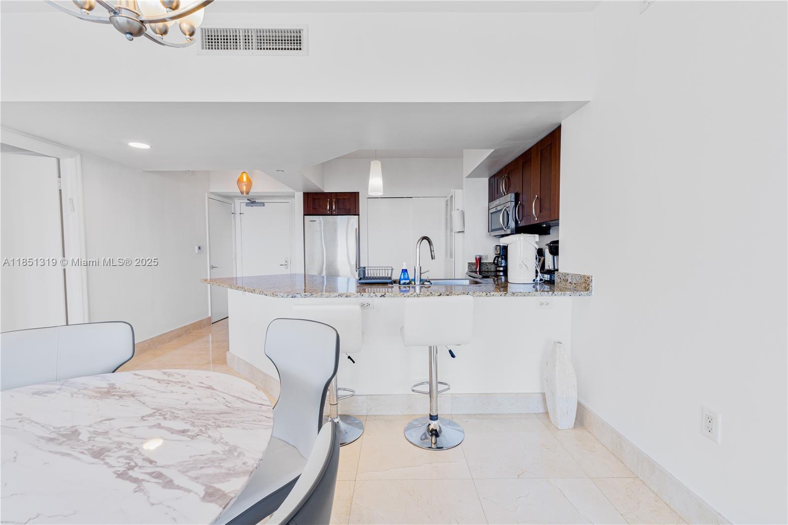 20000 E Country Club Dr 1114 Property Photo 4