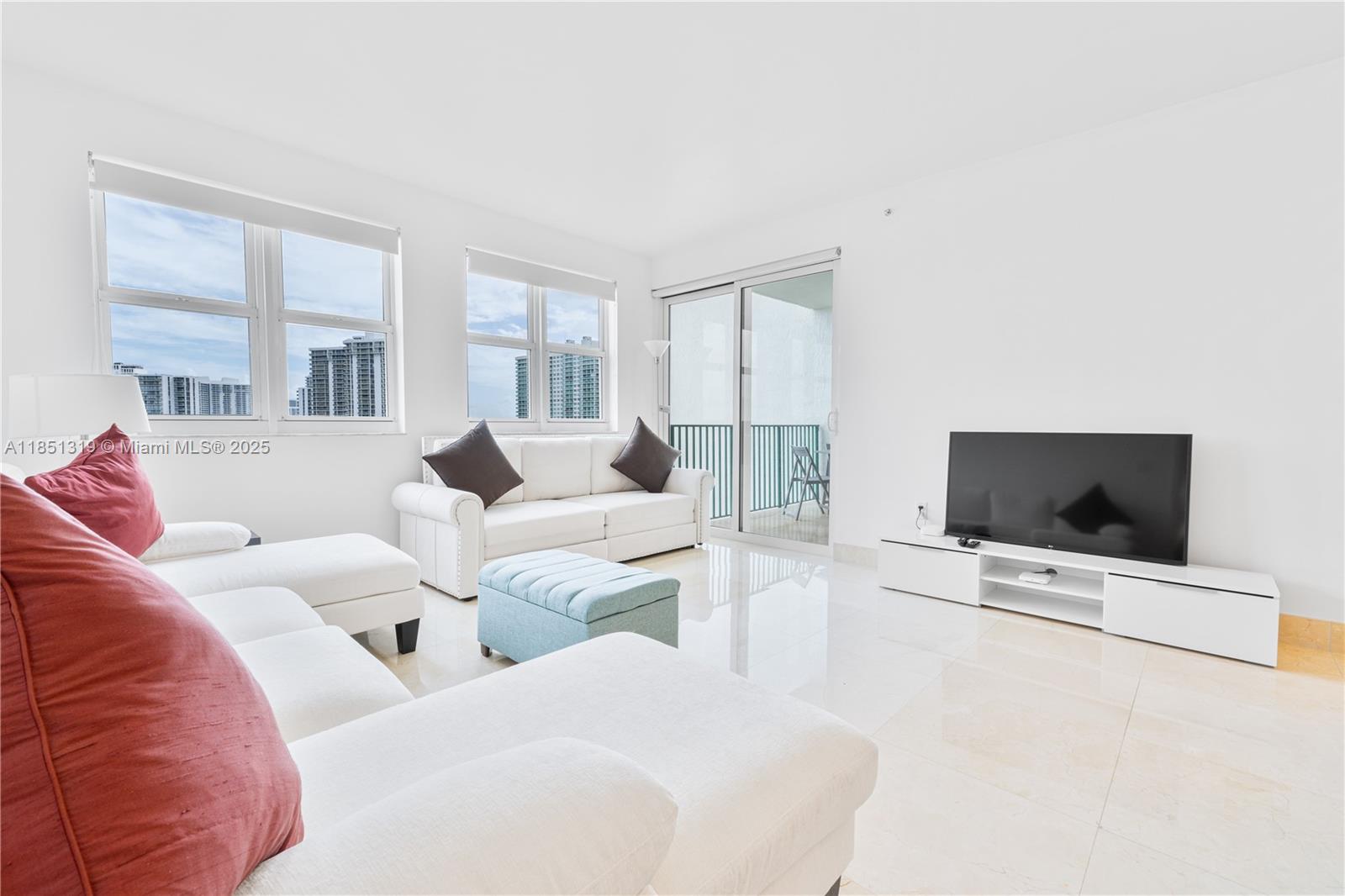 20000 E Country Club Dr 1114 Property Photo 5