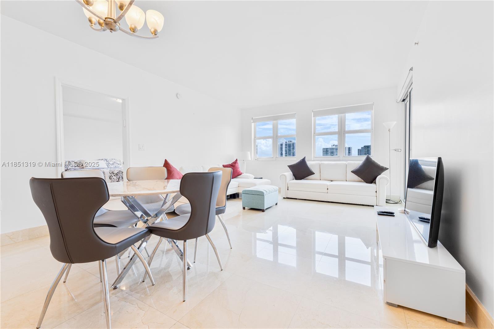 20000 E Country Club Dr 1114 Property Photo 8