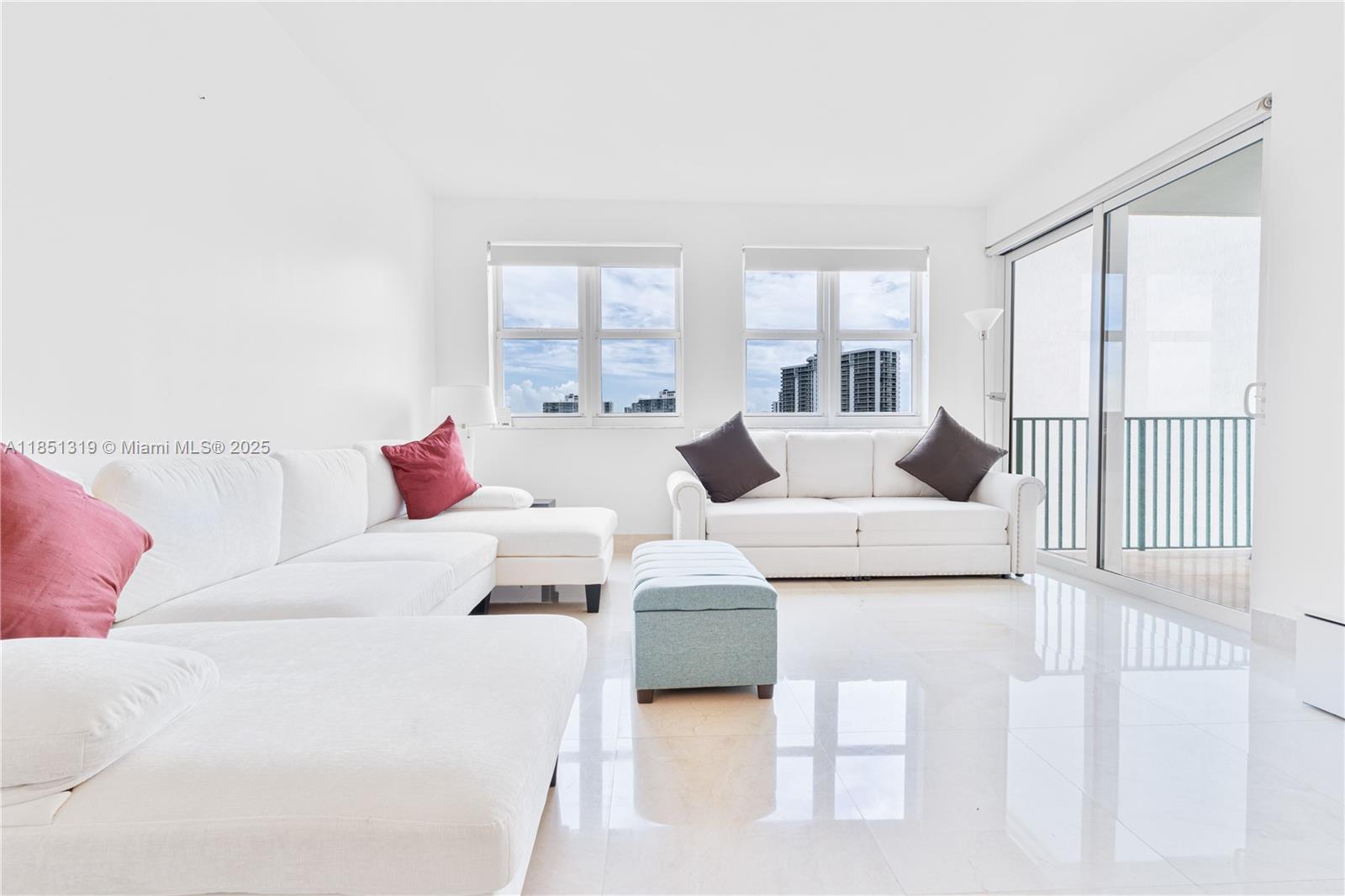 20000 E Country Club Dr 1114 Property Photo 9