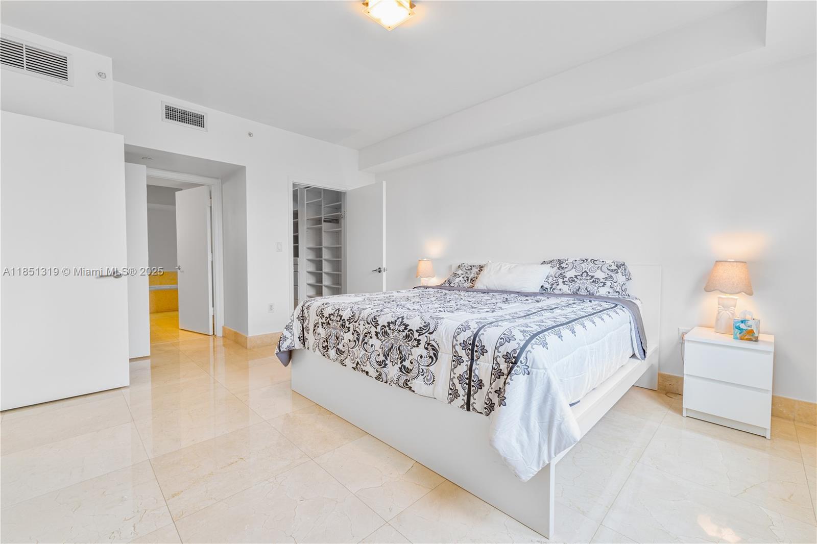 20000 E Country Club Dr 1114 Property Photo 11