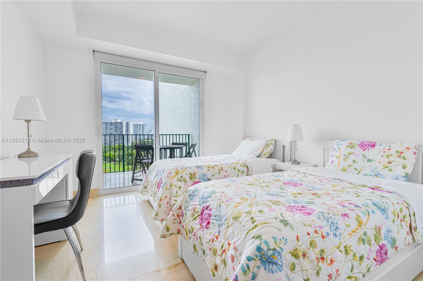 20000 E Country Club Dr 1114 Property Photo 16