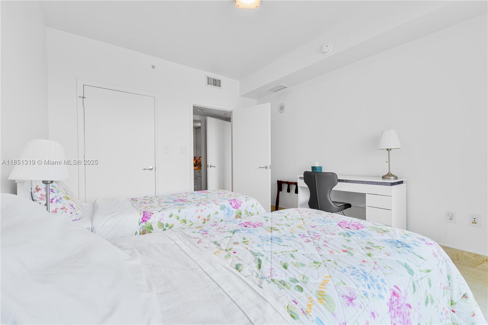 20000 E Country Club Dr 1114 Property Photo 17