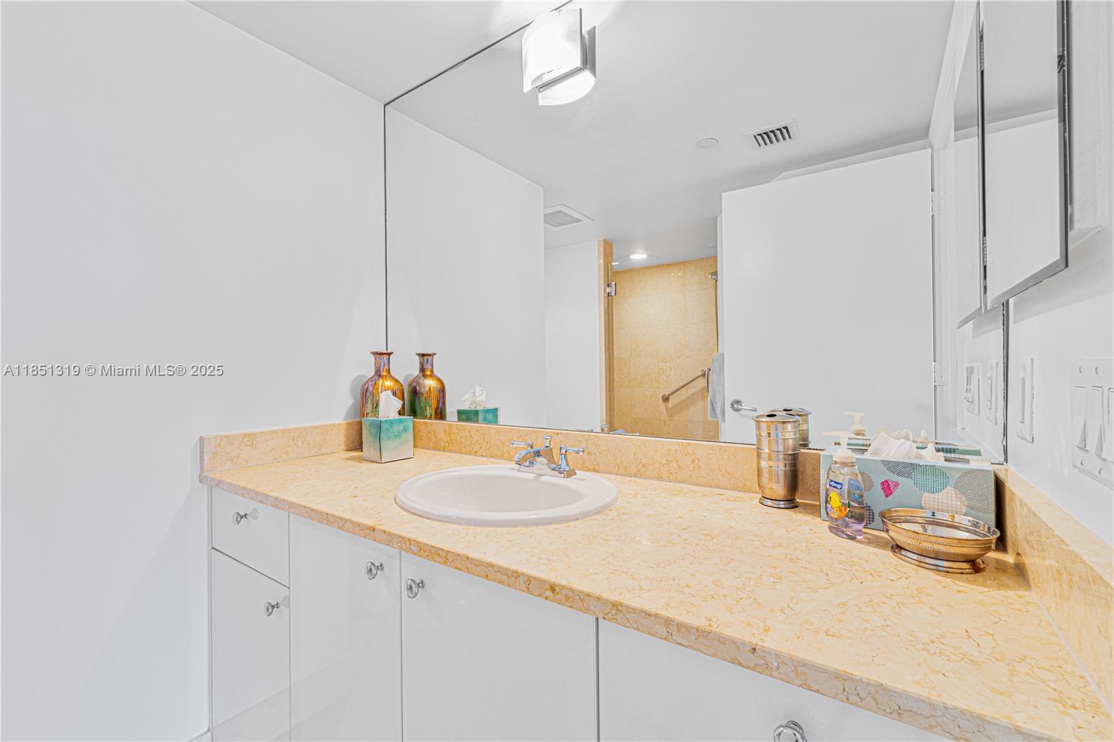 20000 E Country Club Dr 1114 Property Photo 19