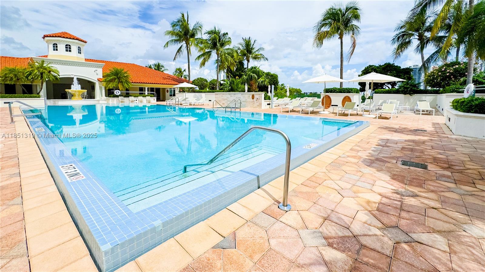 20000 E Country Club Dr 1114 Property Photo 24