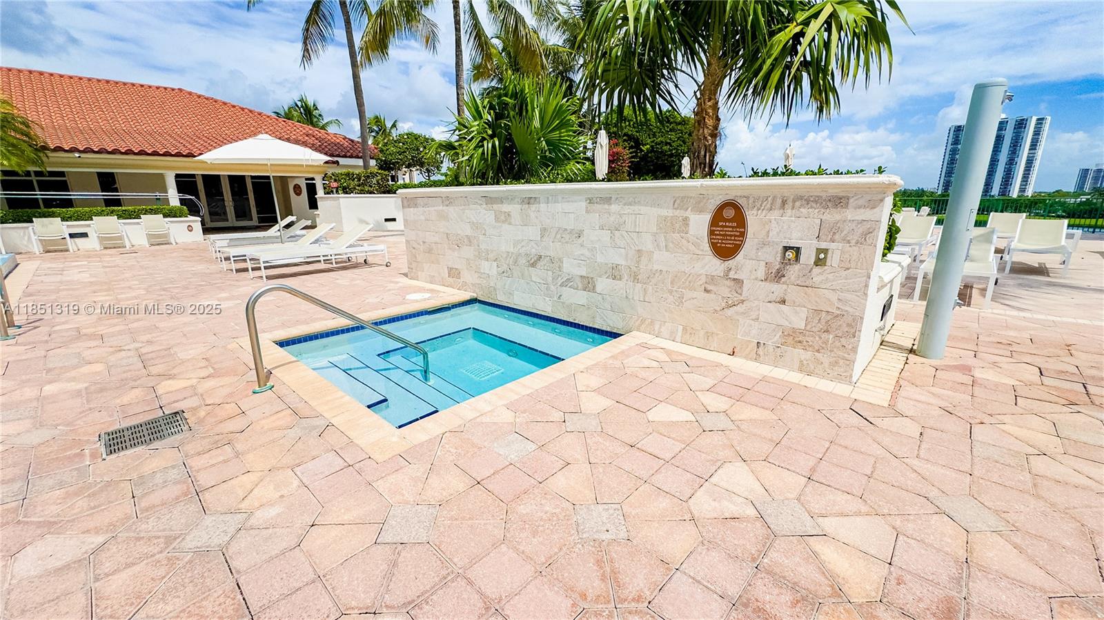 20000 E Country Club Dr 1114 Property Photo 25