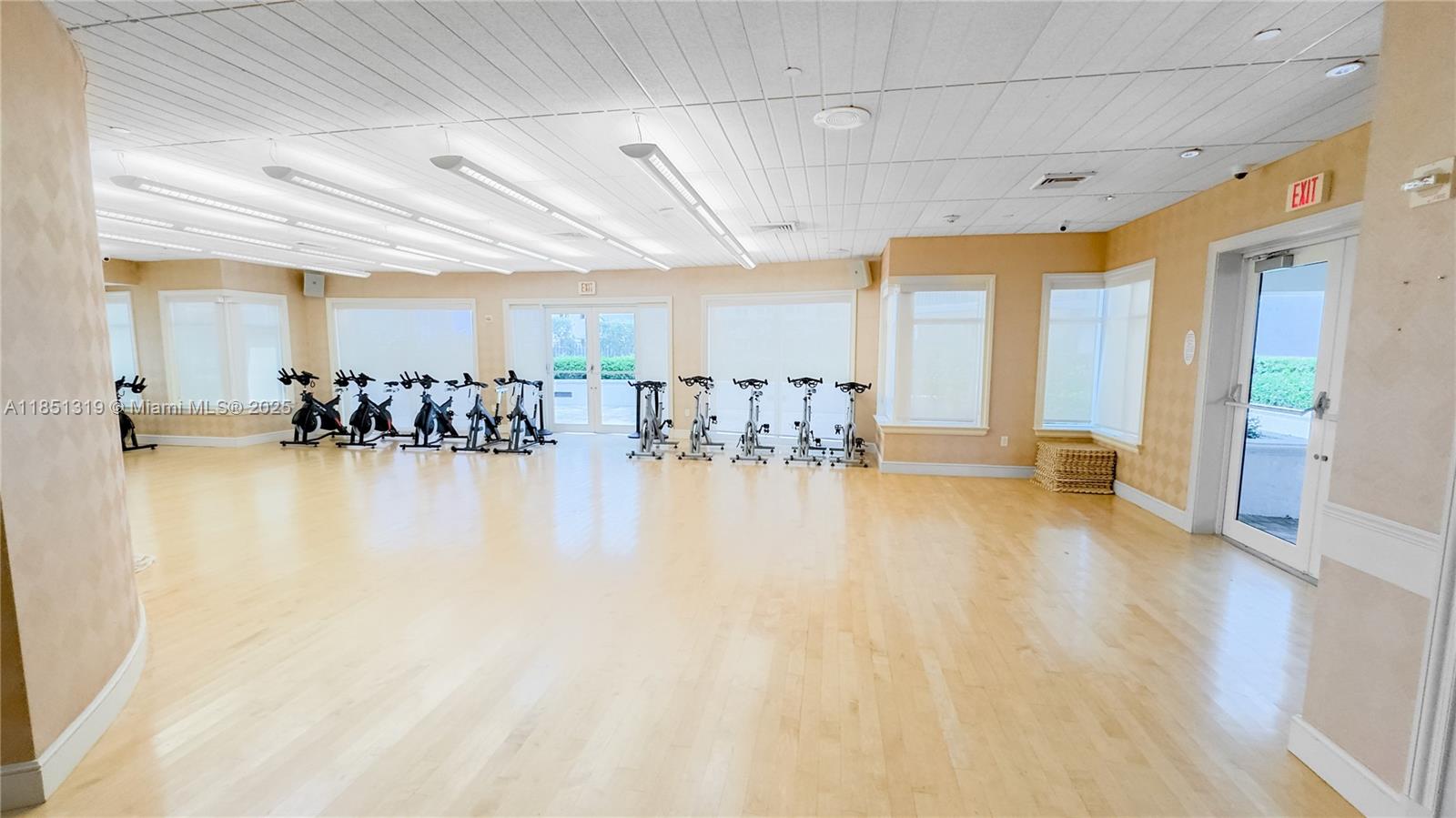 20000 E Country Club Dr 1114 Property Photo 29