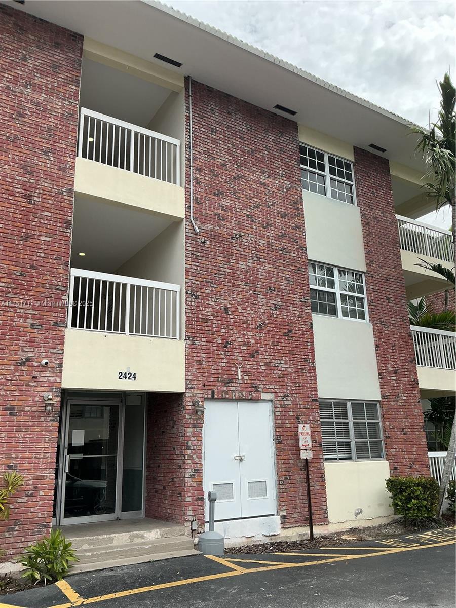 2424 SE 17th Cswy 111B Property Photo 1