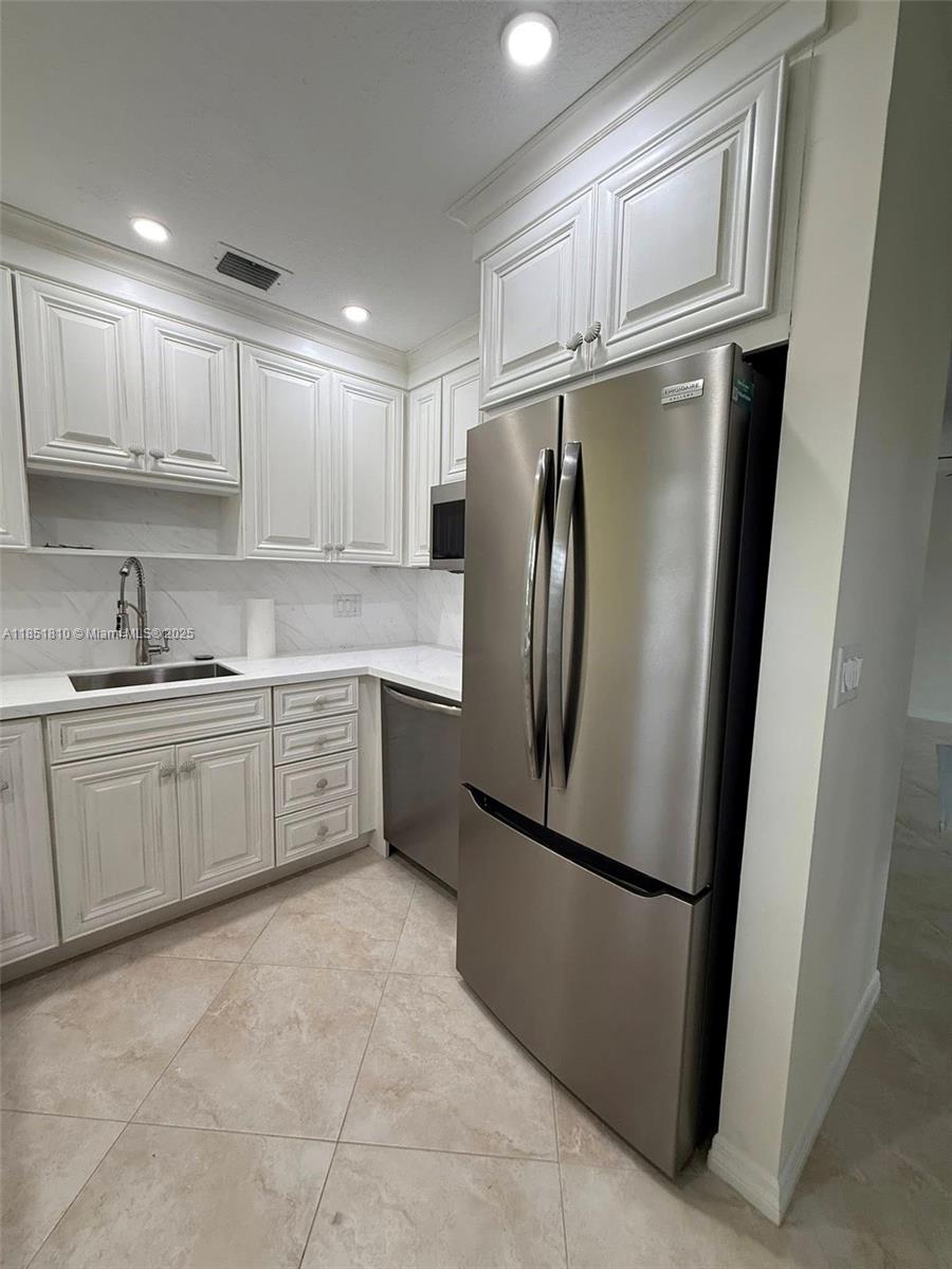 2929 Se Ocean Blvd 143-10 Property Photo 19