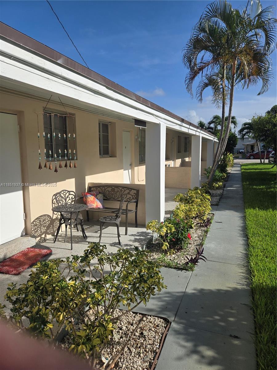 1718 Thomas St 2 Property Photo 1