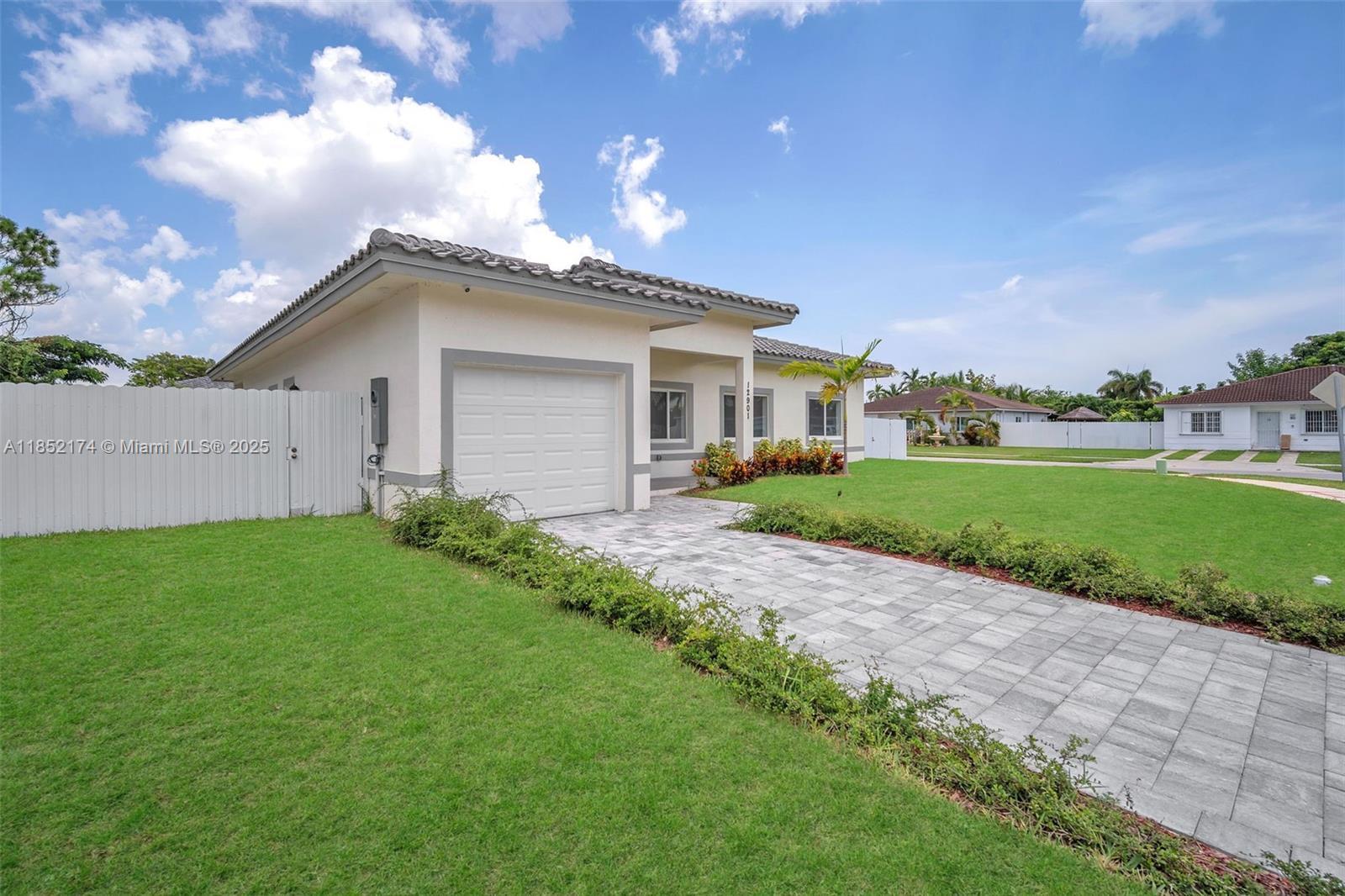 12901 Sw 265th St Property Photo 2