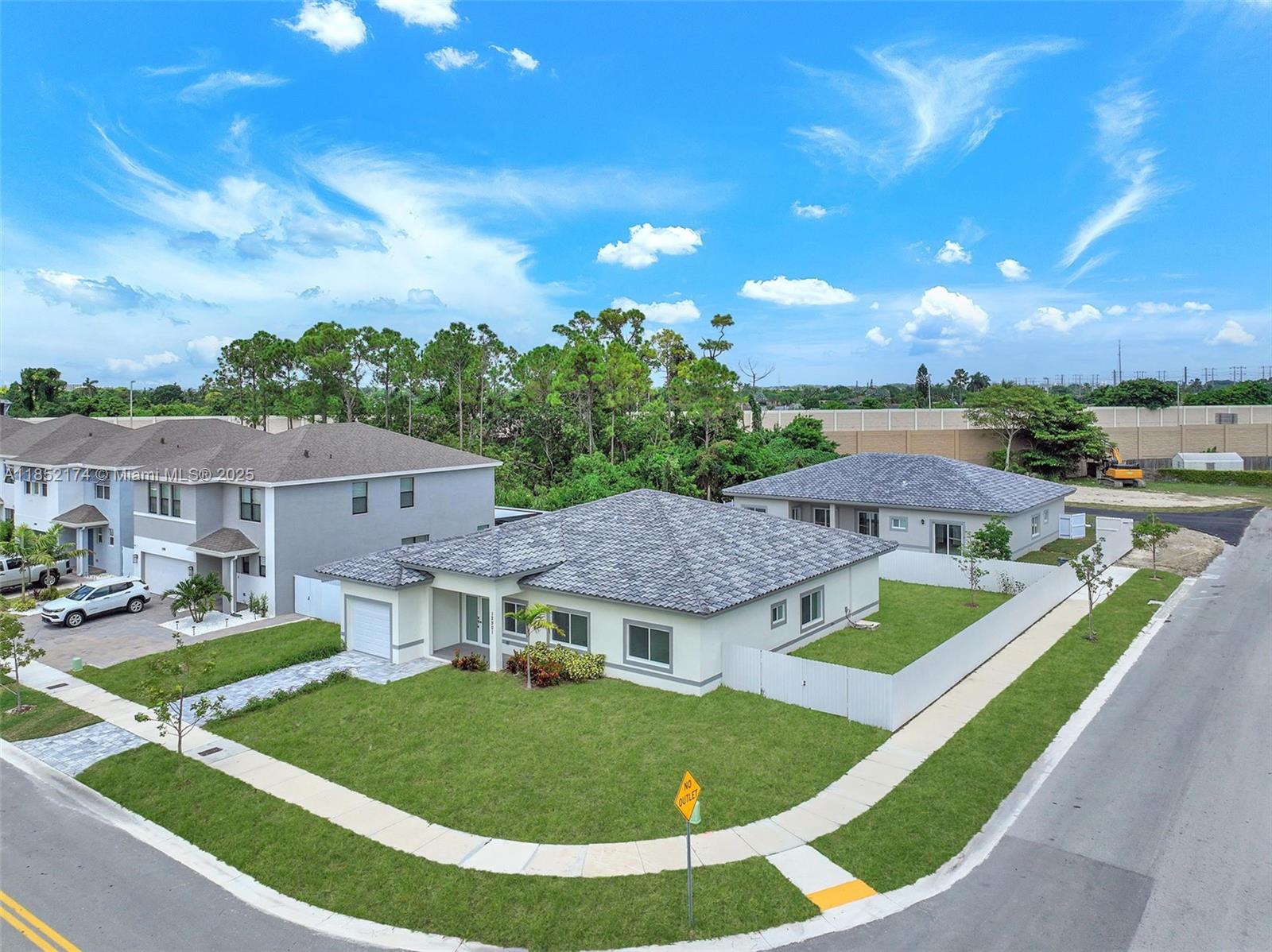 12901 Sw 265th St Property Photo 35