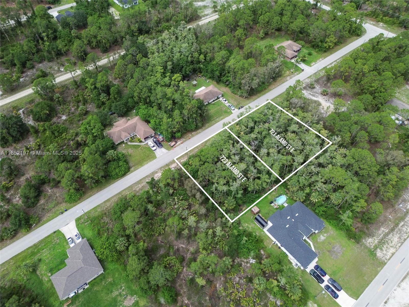 723 Alamo St E Property Photo 7