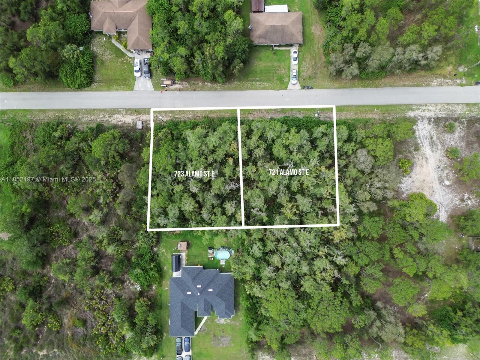 723 Alamo St E Property Photo 9