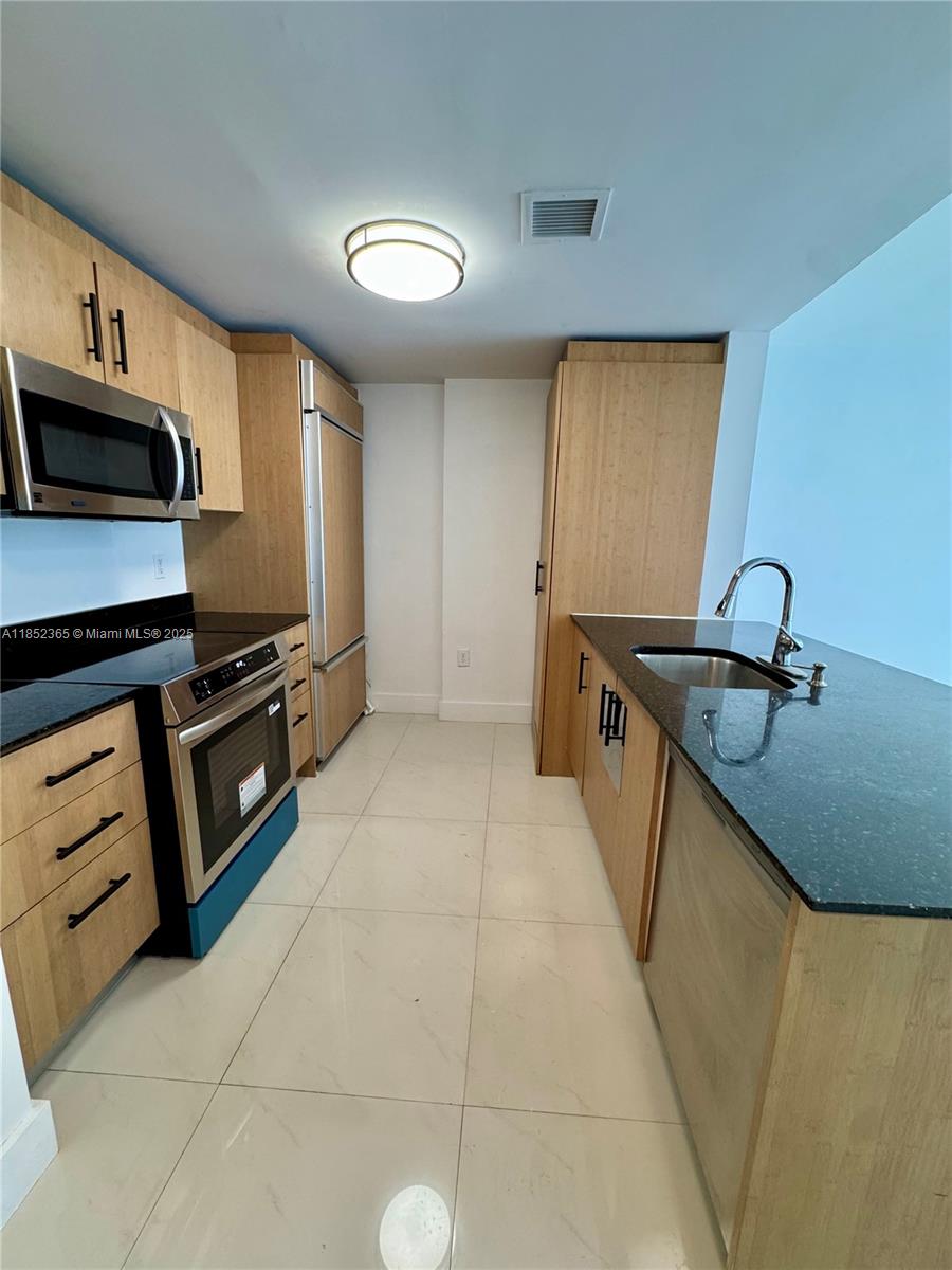 10275 Collins Ave 316 Property Photo 1