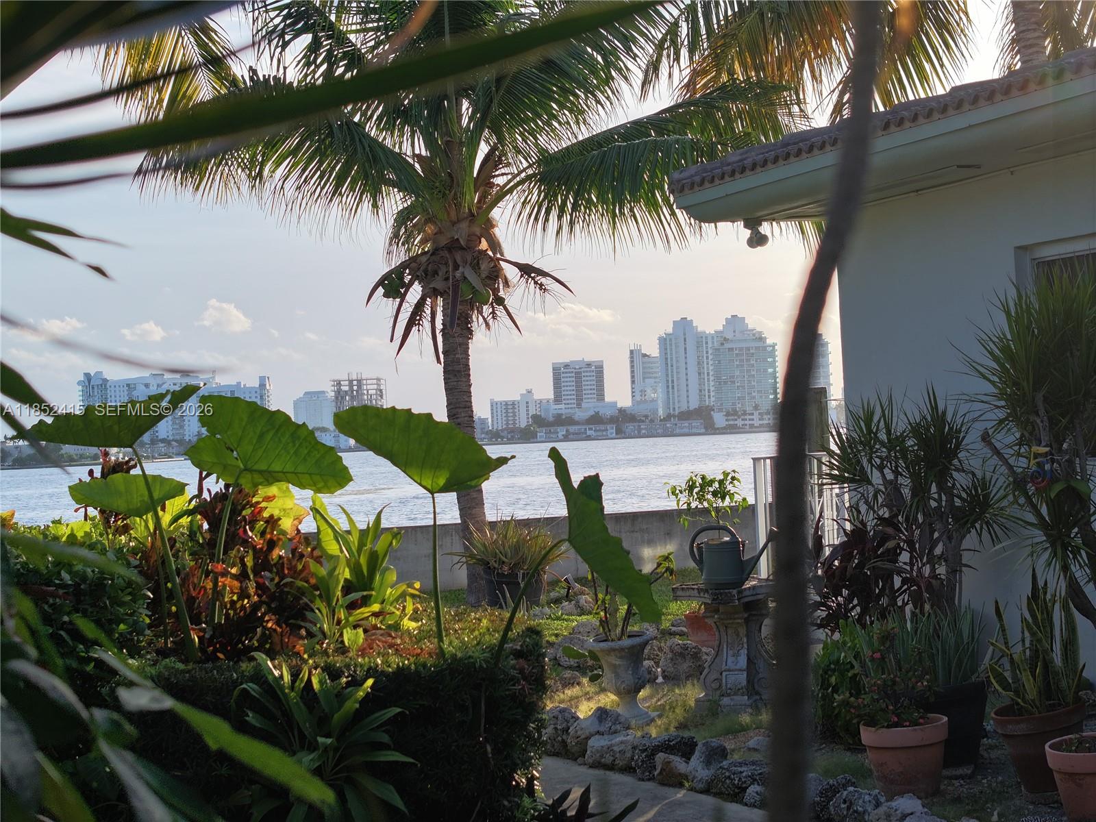 2200 Bay Dr 3 Property Photo 6