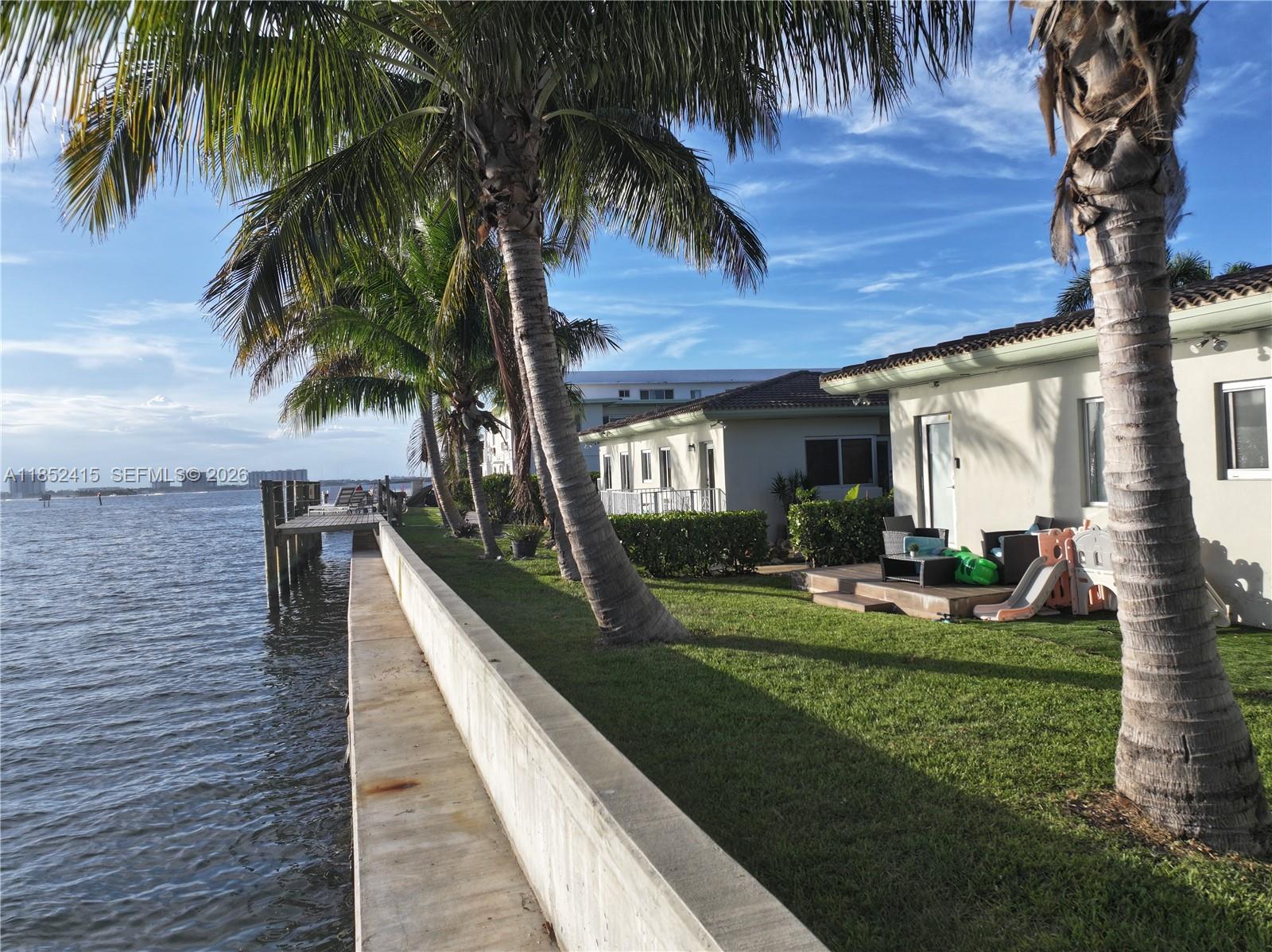 2200 Bay Dr 3 Property Photo 7