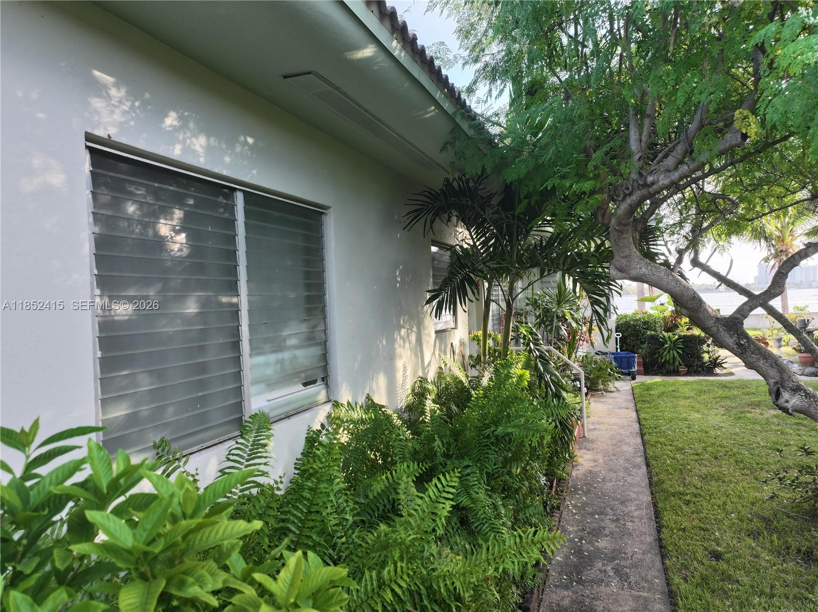 2200 Bay Dr 3 Property Photo 8