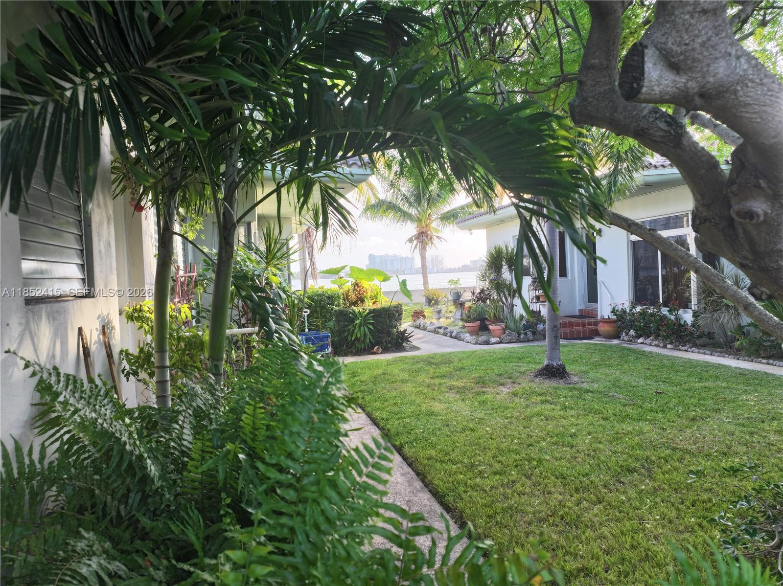 2200 Bay Dr 3 Property Photo 9