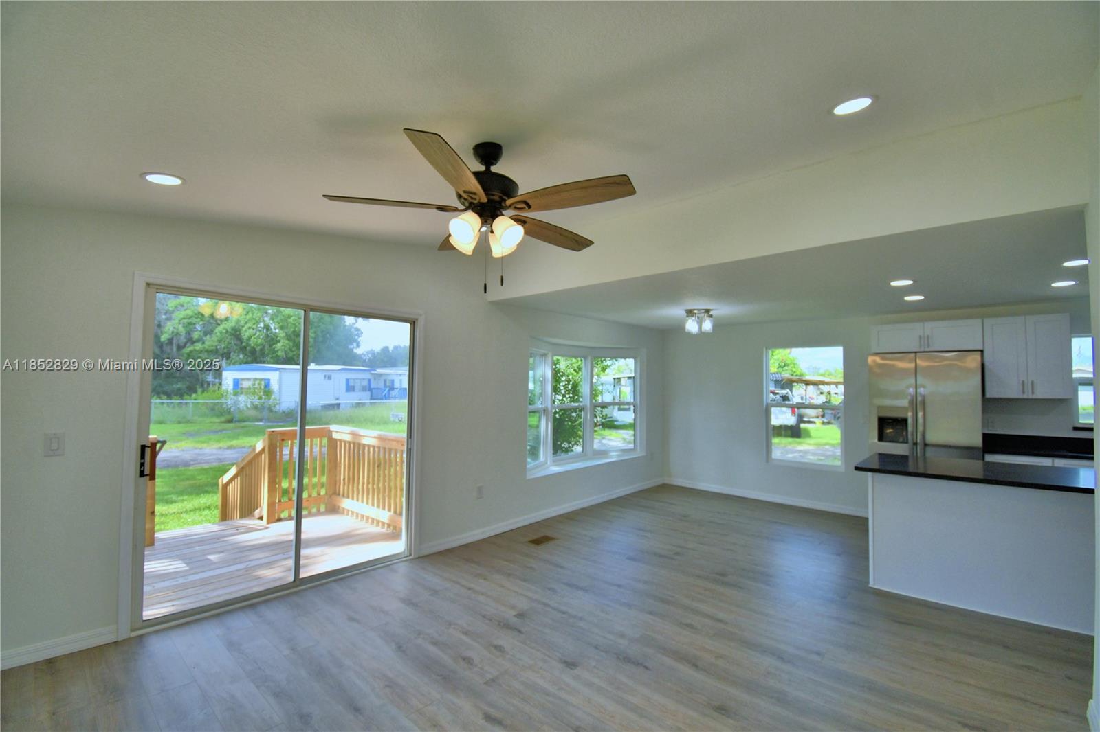5980 Oakdale Road Property Photo 3
