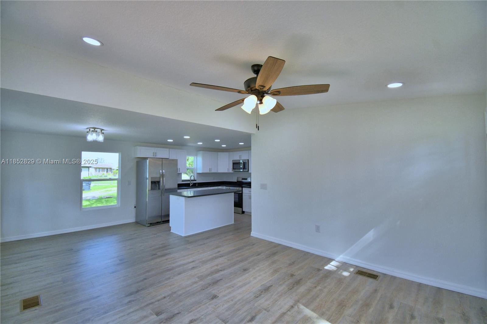 5980 Oakdale Road Property Photo 4