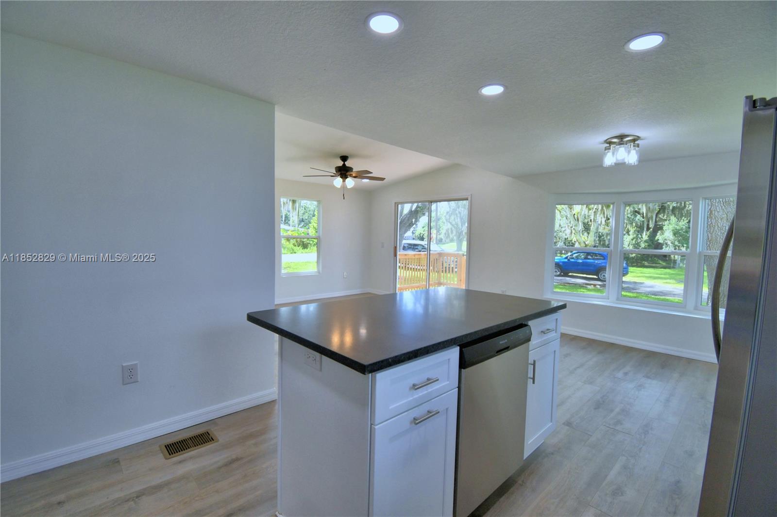 5980 Oakdale Road Property Photo 13