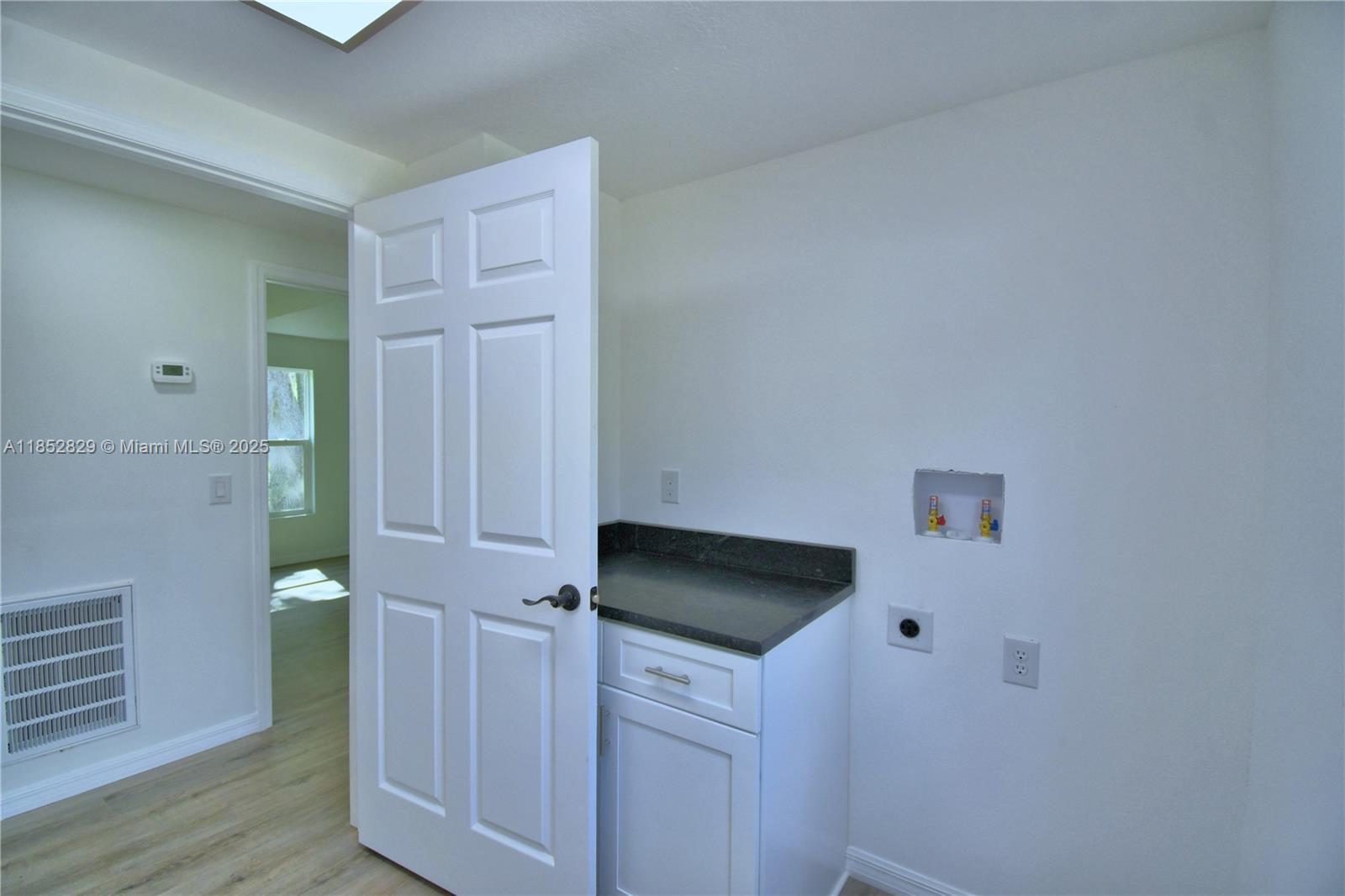 5980 Oakdale Road Property Photo 20