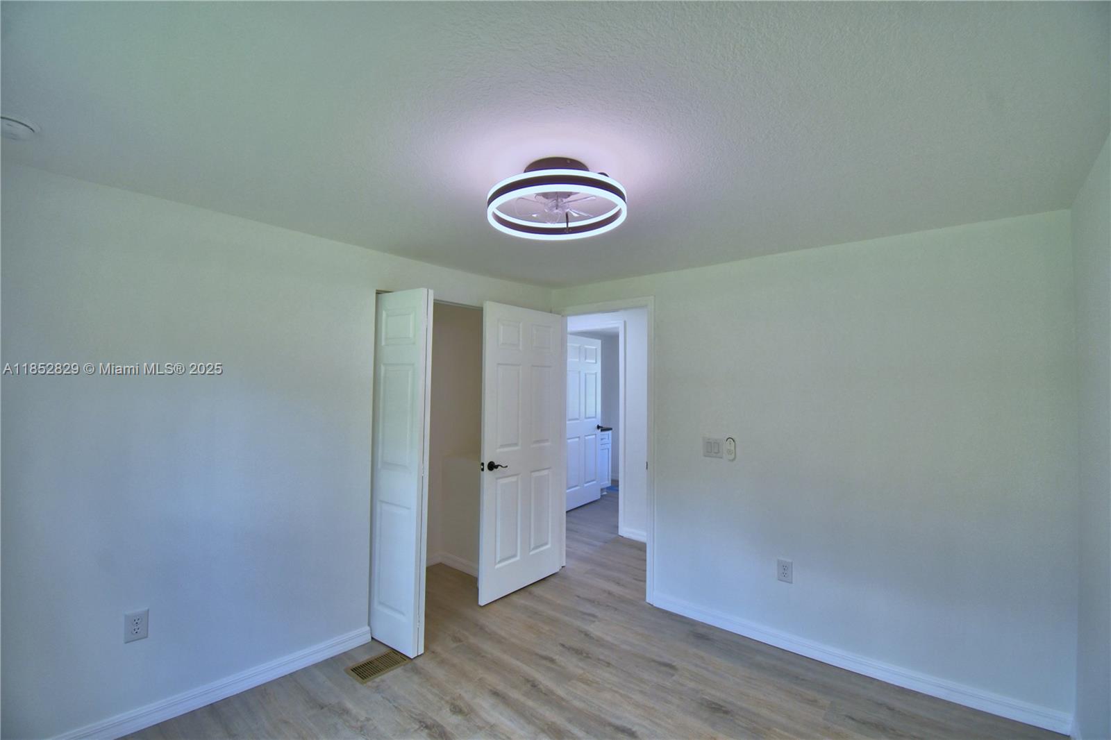 5980 Oakdale Road Property Photo 23