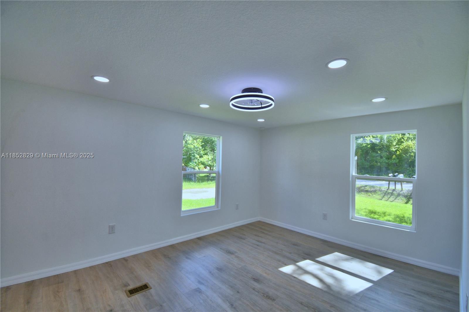 5980 Oakdale Road Property Photo 27