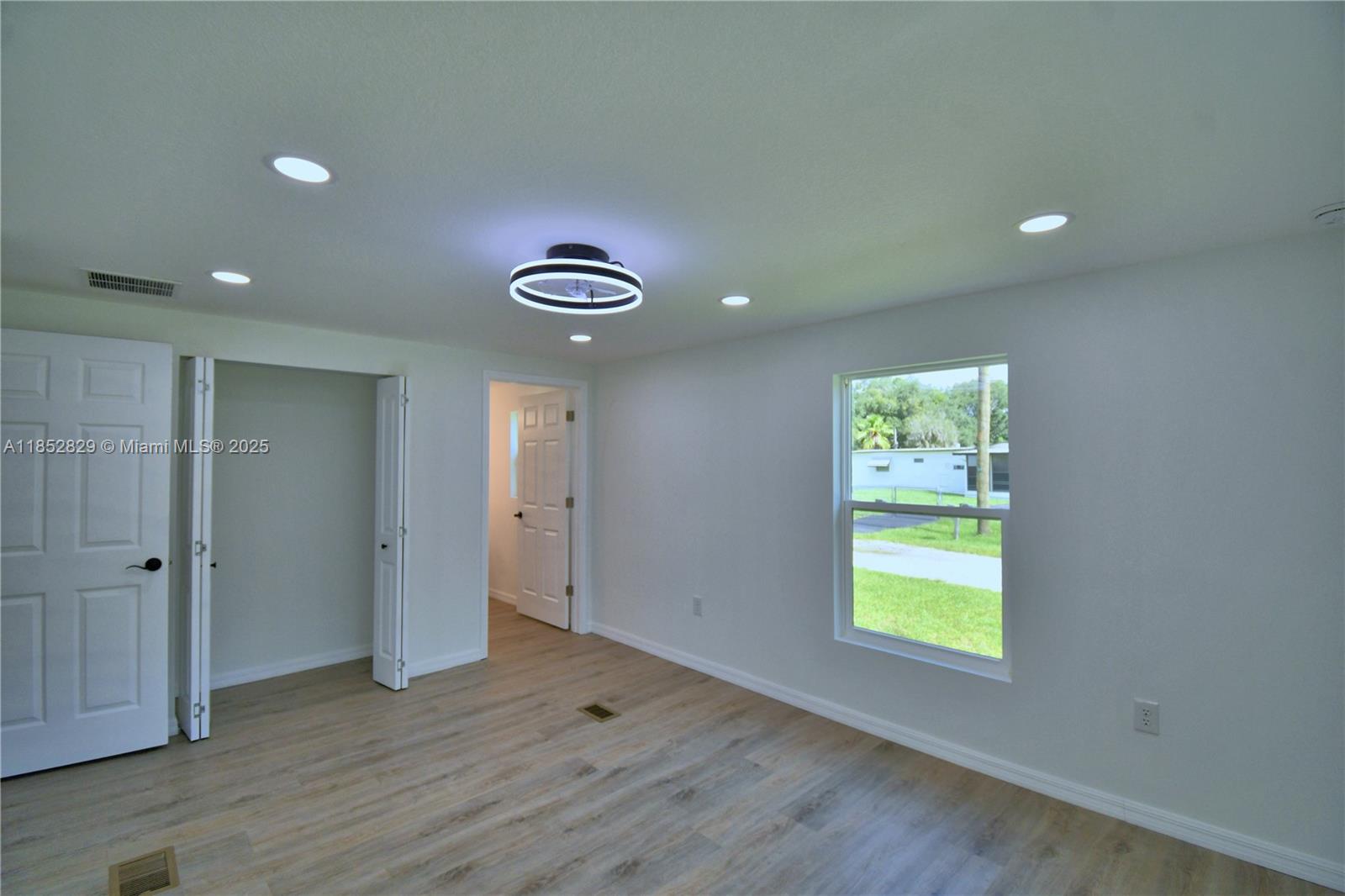 5980 Oakdale Road Property Photo 28
