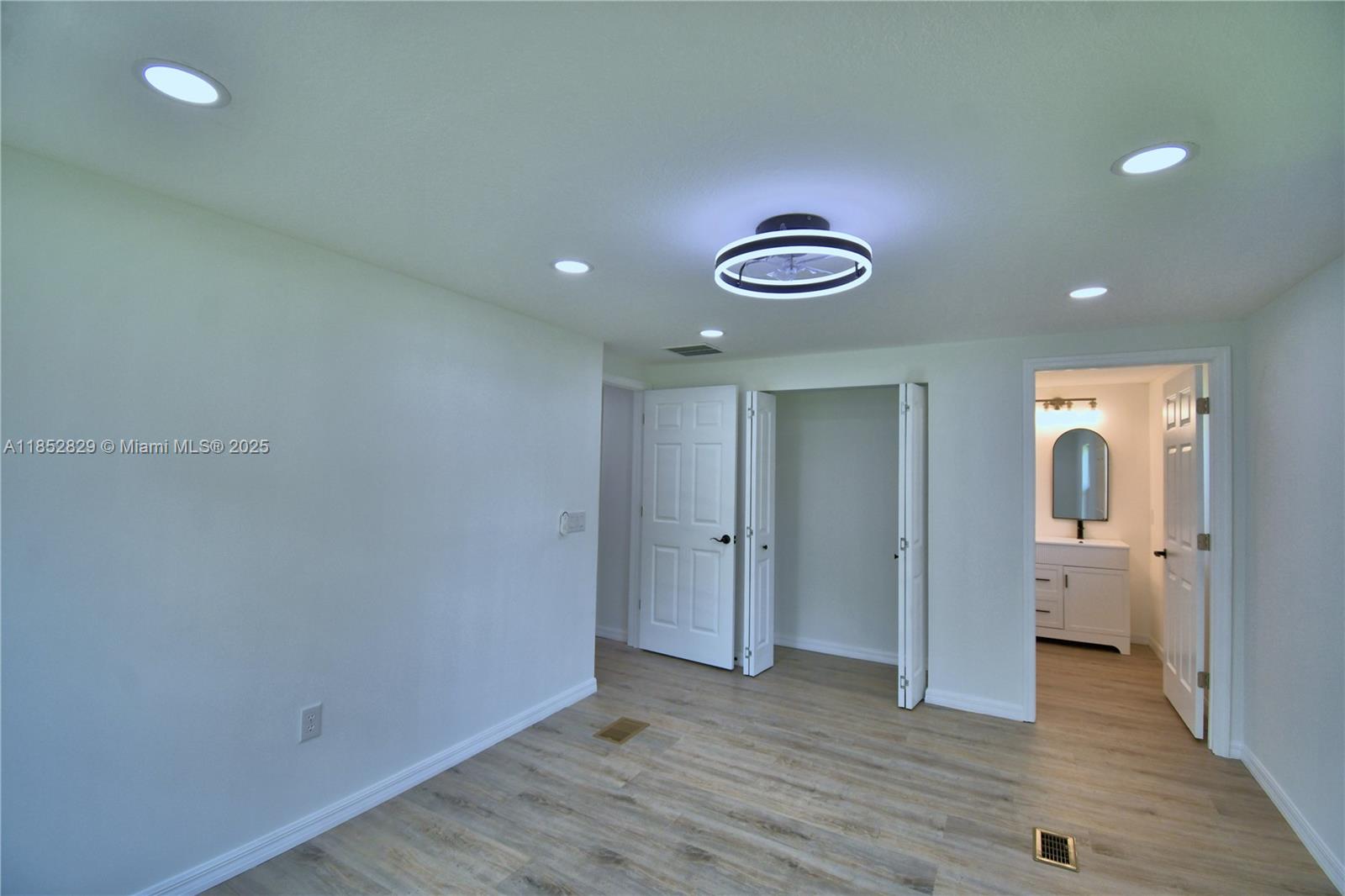 5980 Oakdale Road Property Photo 29