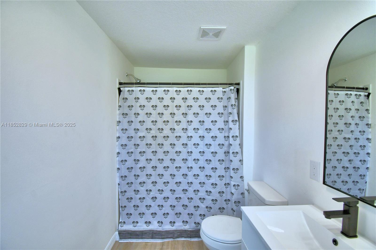 5980 Oakdale Road Property Photo 32