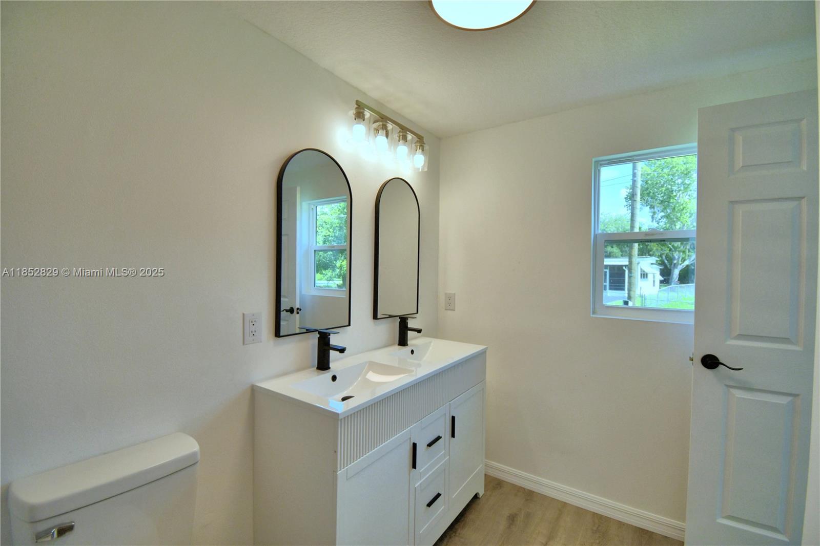 5980 Oakdale Road Property Photo 33