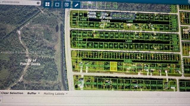 26054 Notre Dame Property Photo 5