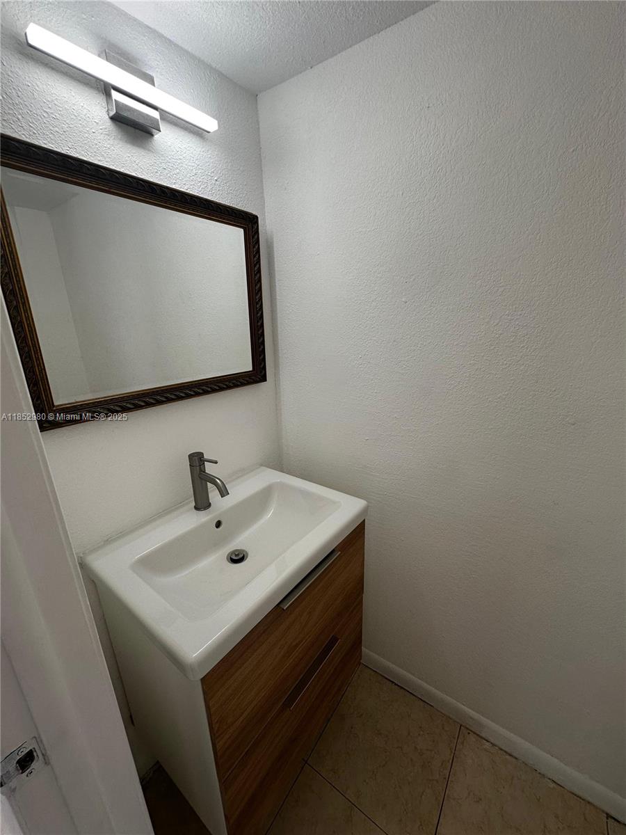 2300 Nw 52nd Ave 2300 Property Photo 6