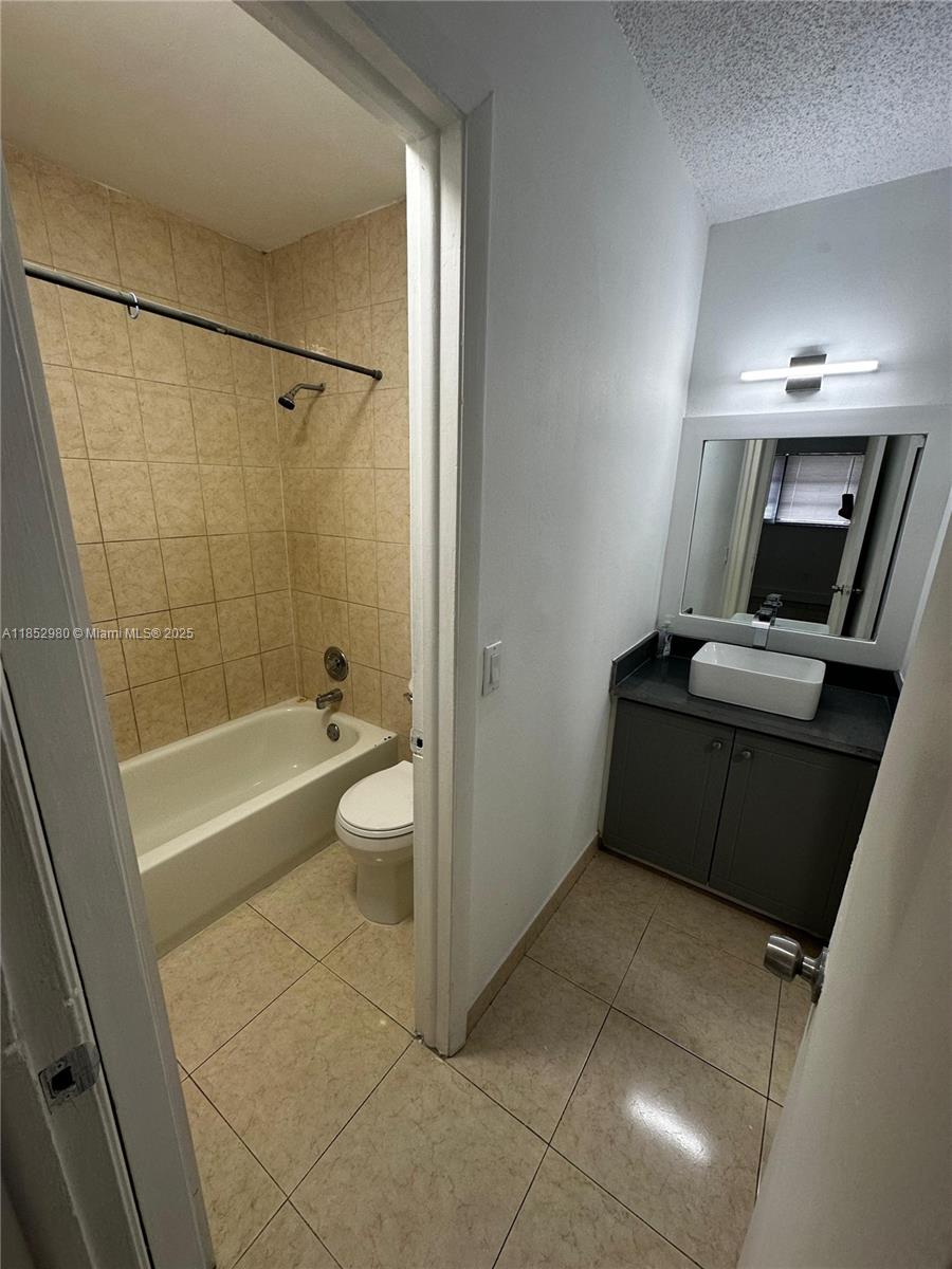 2300 Nw 52nd Ave 2300 Property Photo 11