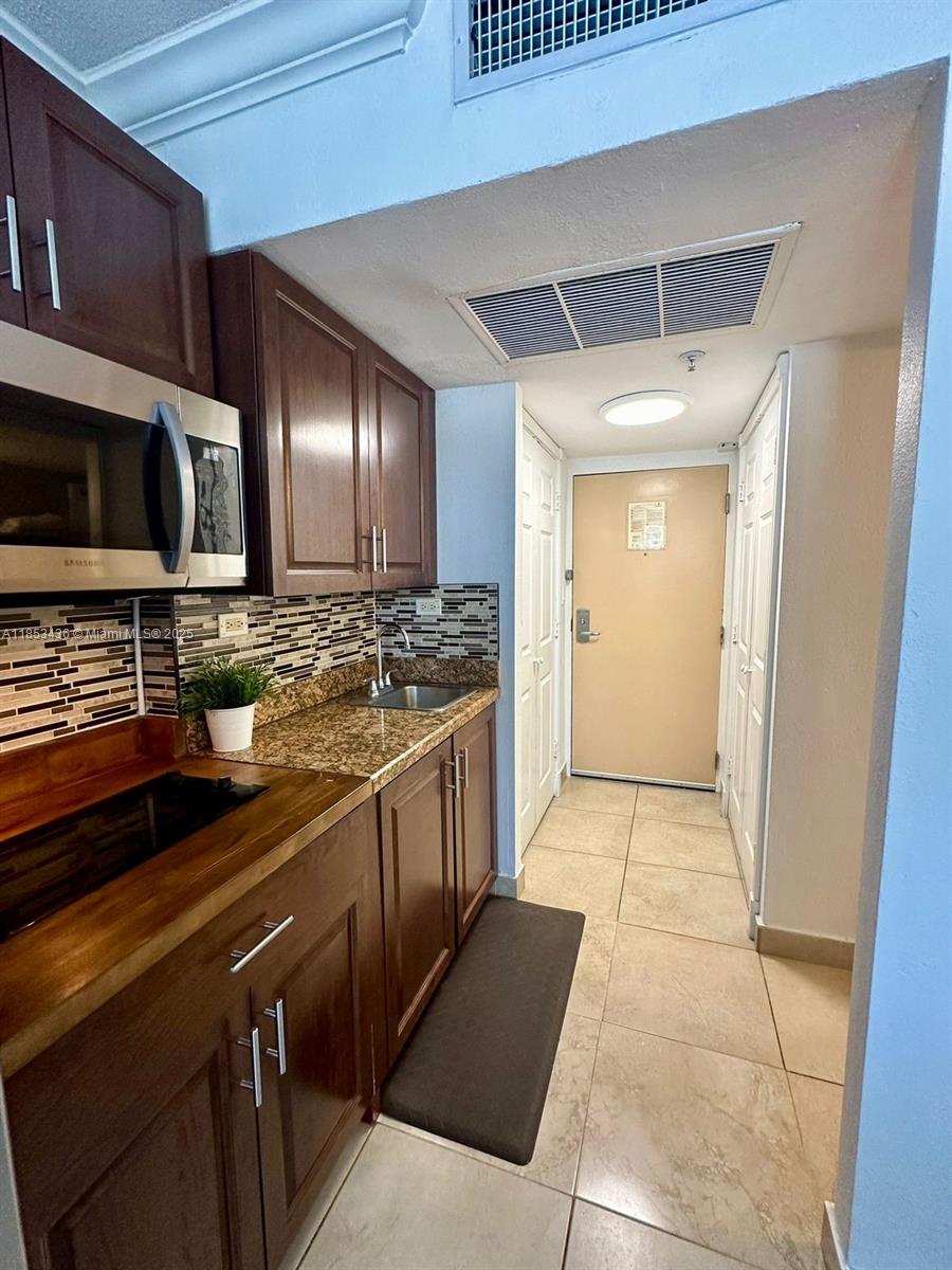 19201 Collins Ave 108 Property Photo 4