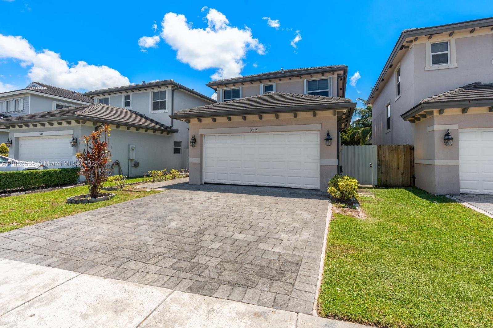 3136 Se 2nd Dr Property Photo 2