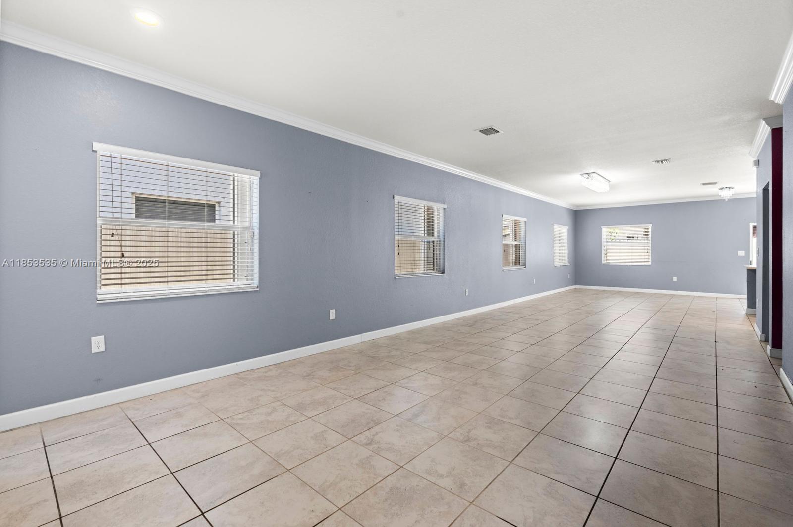 3136 Se 2nd Dr Property Photo 6