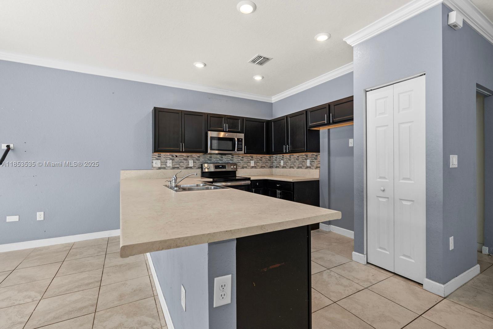 3136 Se 2nd Dr Property Photo 8