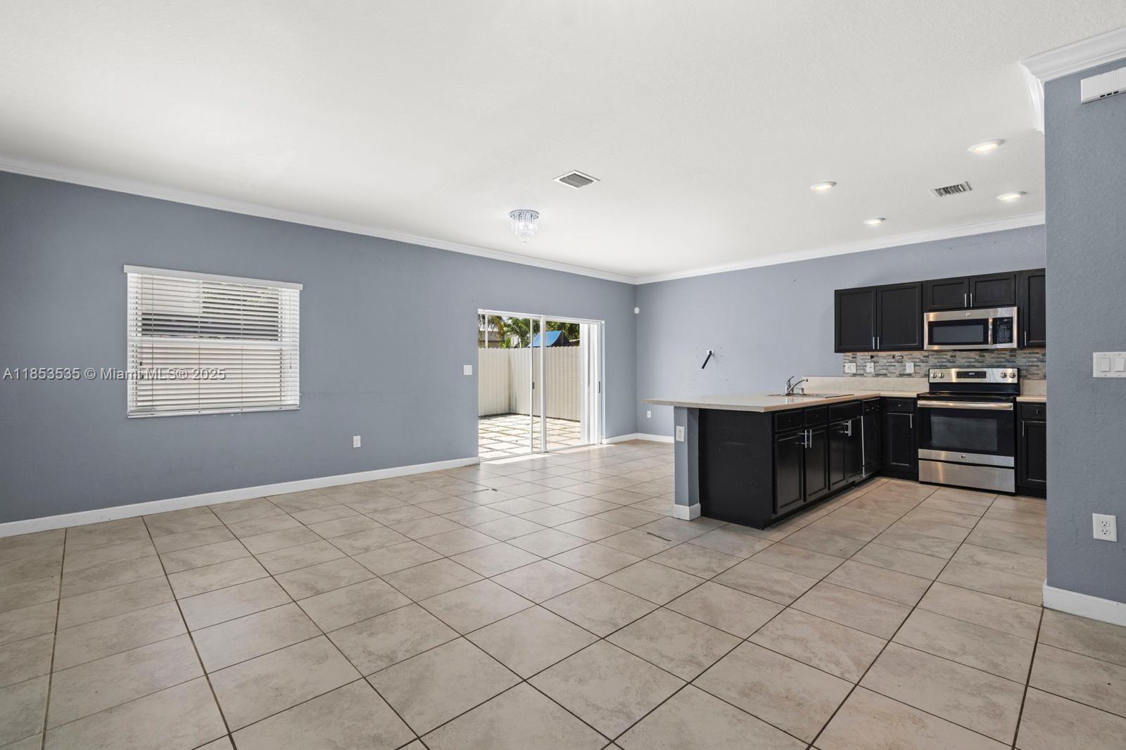 3136 Se 2nd Dr Property Photo 9