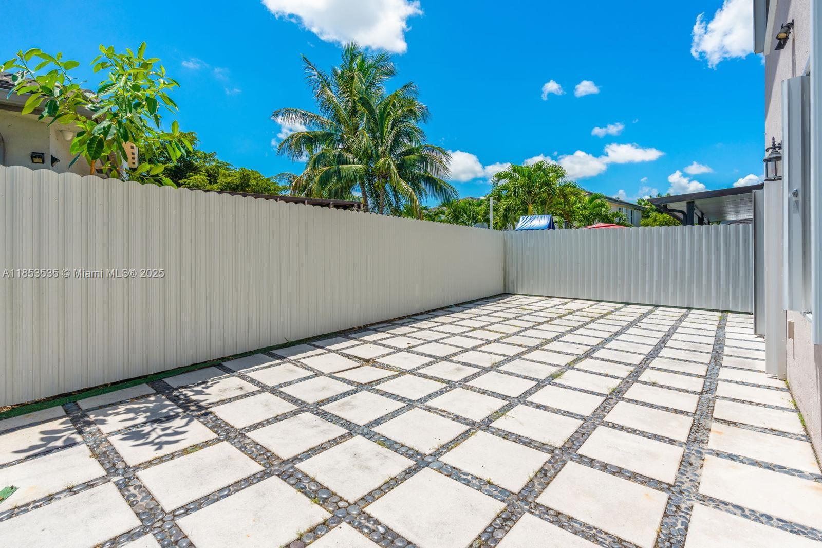 3136 Se 2nd Dr Property Photo 28