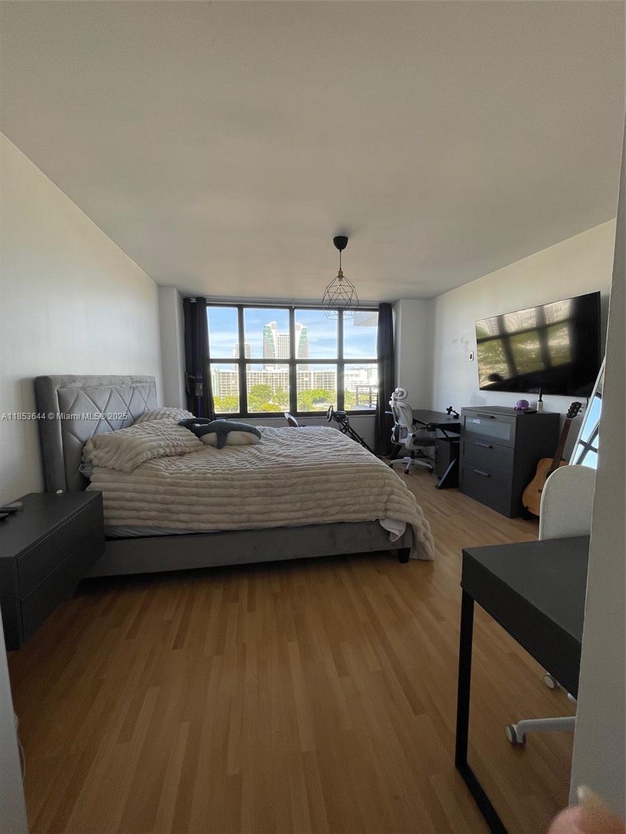 A11853644 Property Photo 8