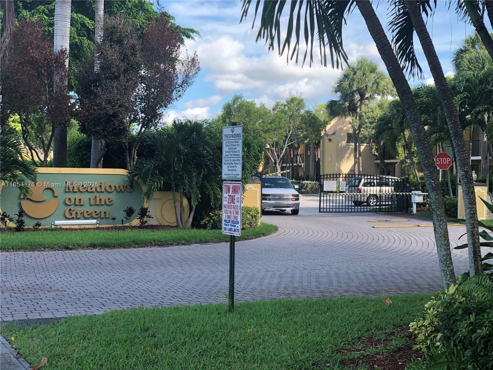 1823 W Meadows Cir W 1823 Property Photo 1