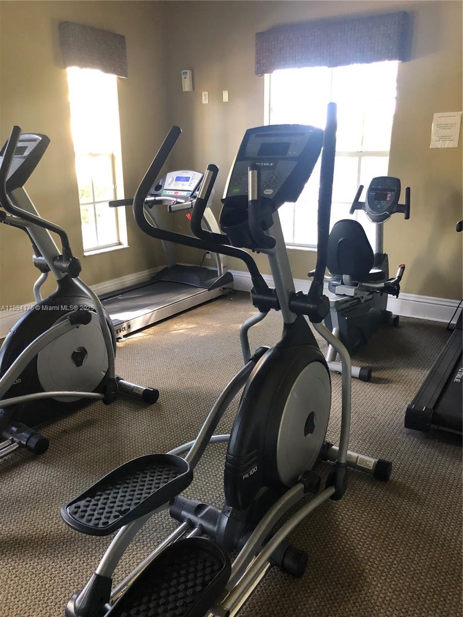 1823 W Meadows Cir W 1823 Property Photo 20