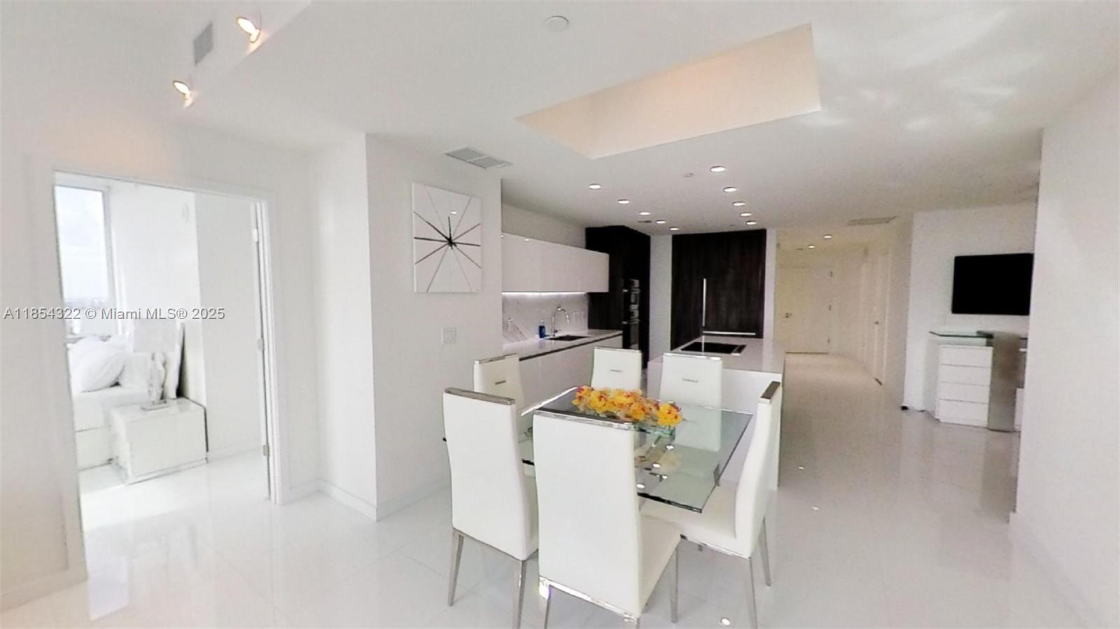 851 NE 1st 2712 Property Photo 1