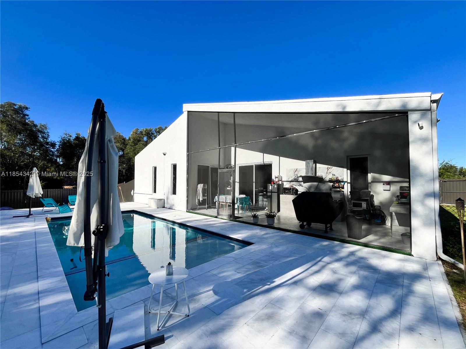 395 Pace Avenue Property Photo 1